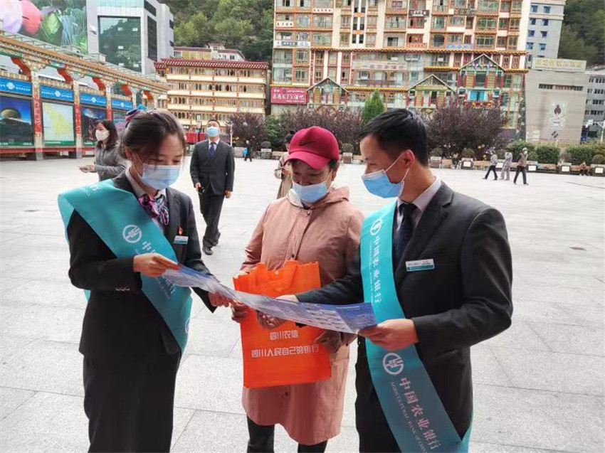 圖為工作人員.jpg 圖為工作人員.jpg