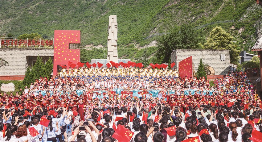 唱響長(zhǎng)征.jpg 唱響長(zhǎng)征.jpg