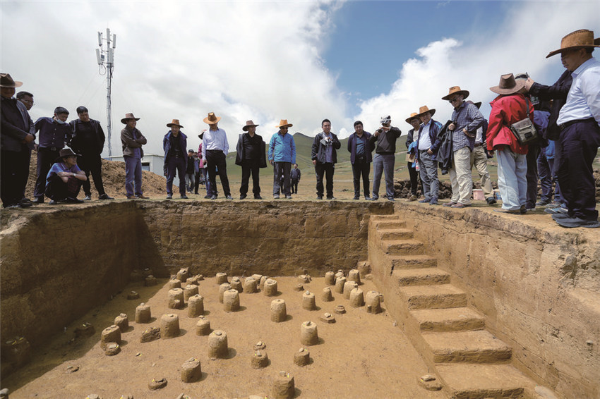 現(xiàn)場(chǎng)考察.jpg 現(xiàn)場(chǎng)考察.jpg