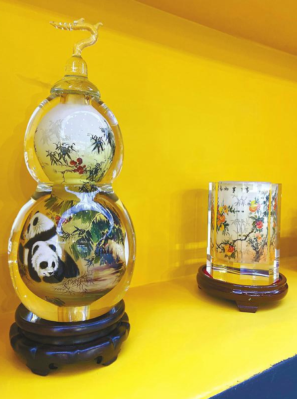 水晶內(nèi)畫(huà)唐卡.jpg 水晶內(nèi)畫(huà)唐卡.jpg