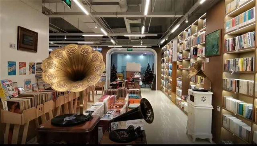 實體書店.jpg 實體書店.jpg