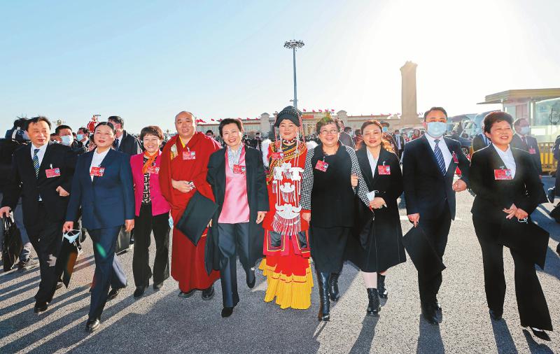 四川代表團集中審議.jpg 四川代表團集中審議.jpg